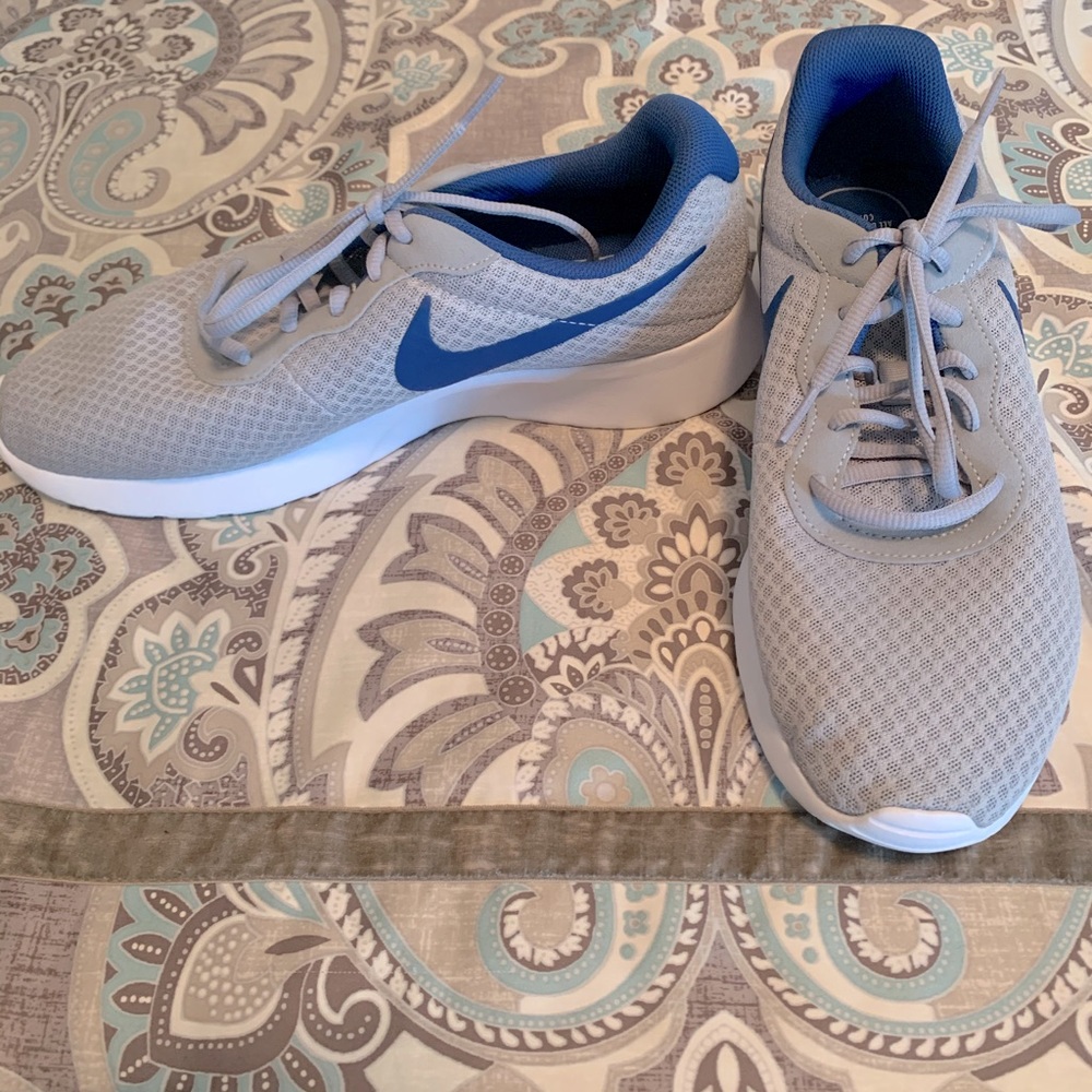 Nike Athletic Shoes Blue & Grey 10.5 EUC